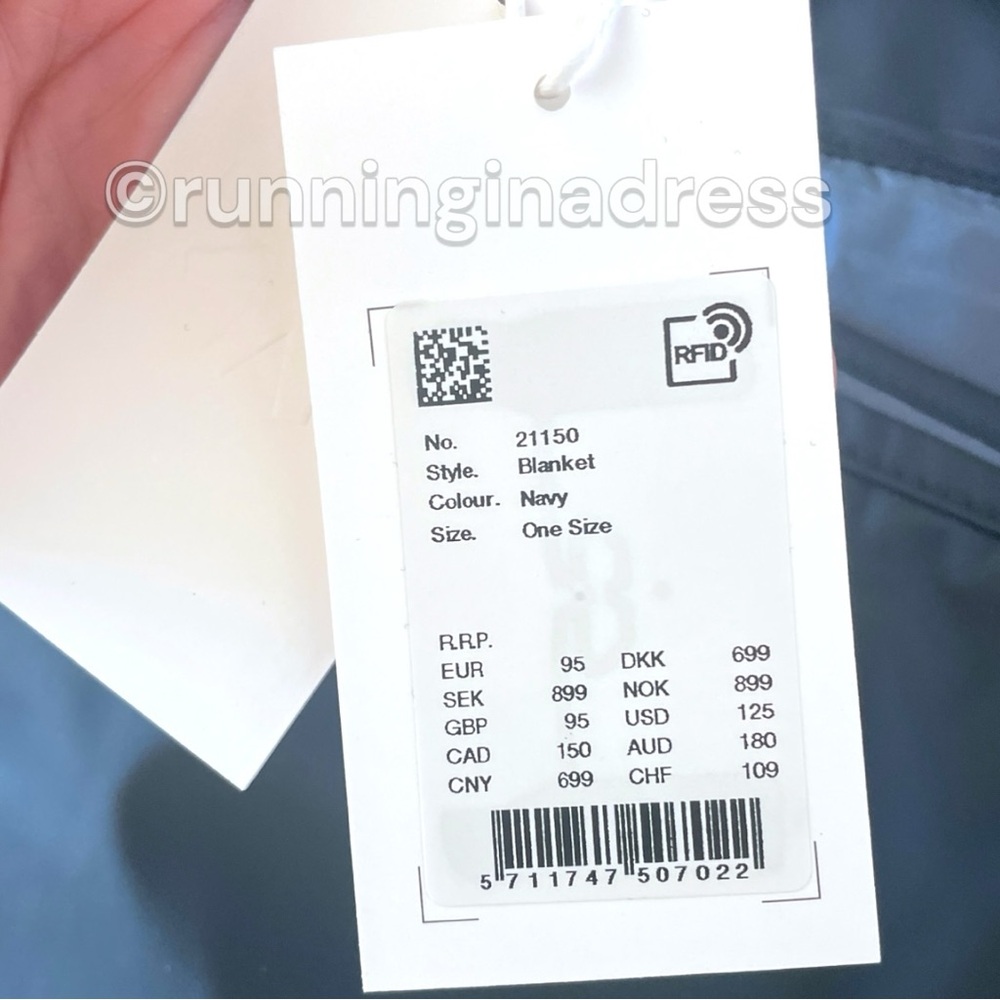 NWT Rains Waterproof Trail Blanket With Pack Carry & Store System In Navy - Picture 7 of 15